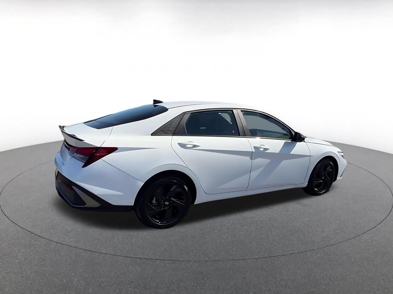 Used 2026 Hyundai Elantra Sport FWD image 15