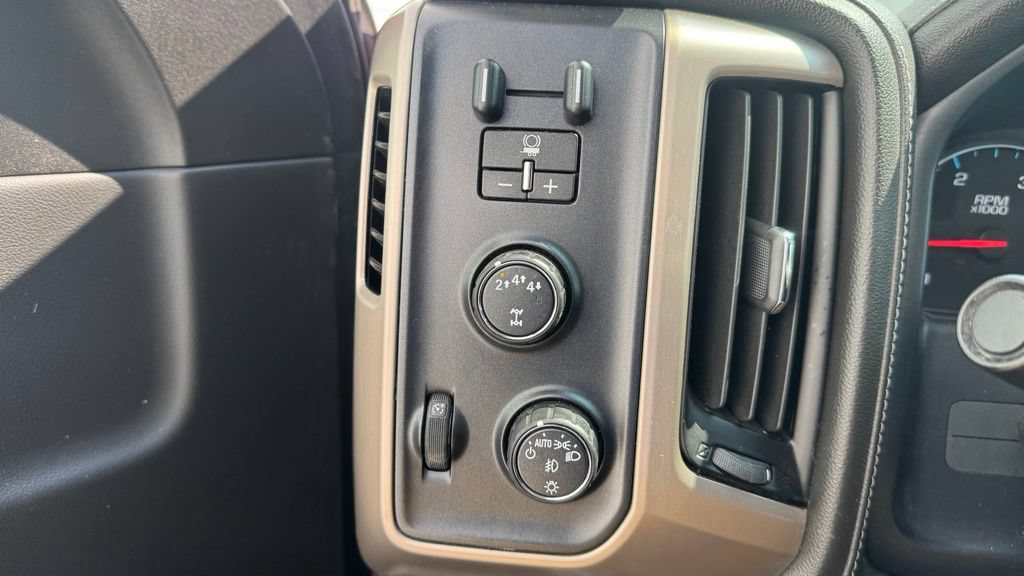 Used 2019 GMC Sierra 2500 Denali w/ Duramax Plus Package AWD/4WD image 17