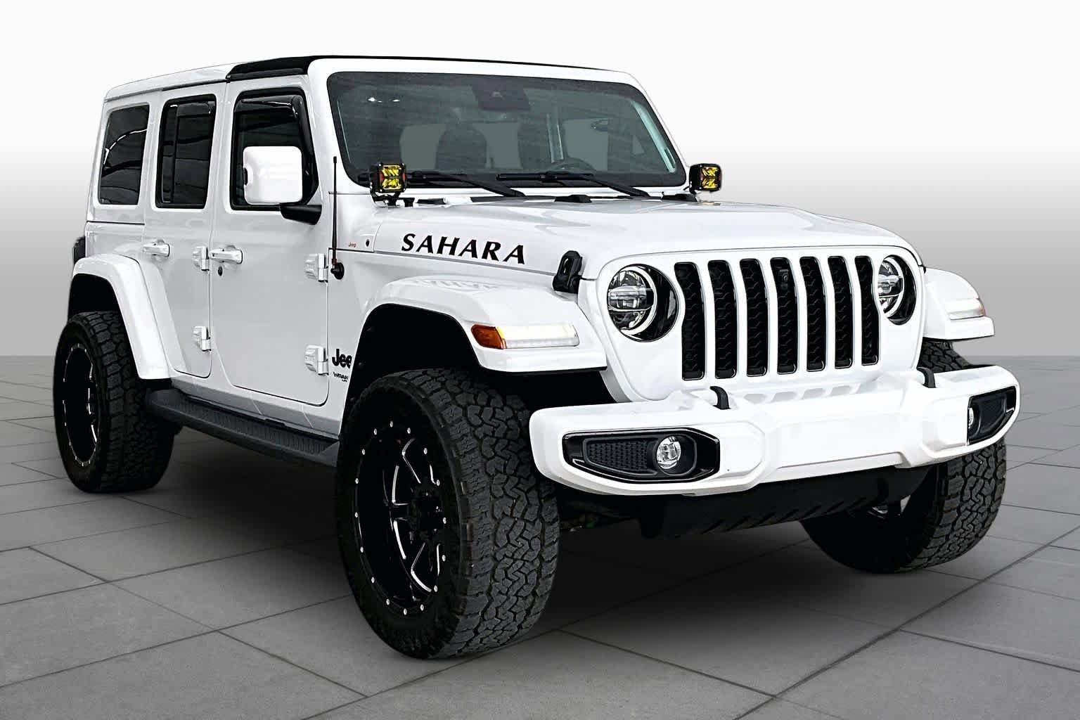 Used 2021 Jeep Wrangler Unlimited Sahara AWD/4WD image 3