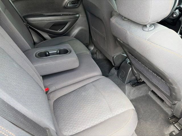 Used 2020 Chevrolet Trax LS w/ Tint and Cruise Package AWD/4WD image 33