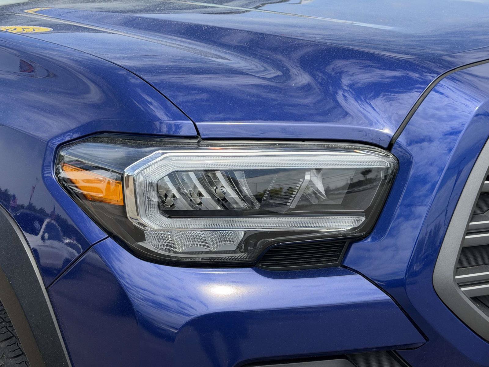 Used 2022 Toyota Tacoma TRD Off-Road w/ Technology Package AWD/4WD image 13