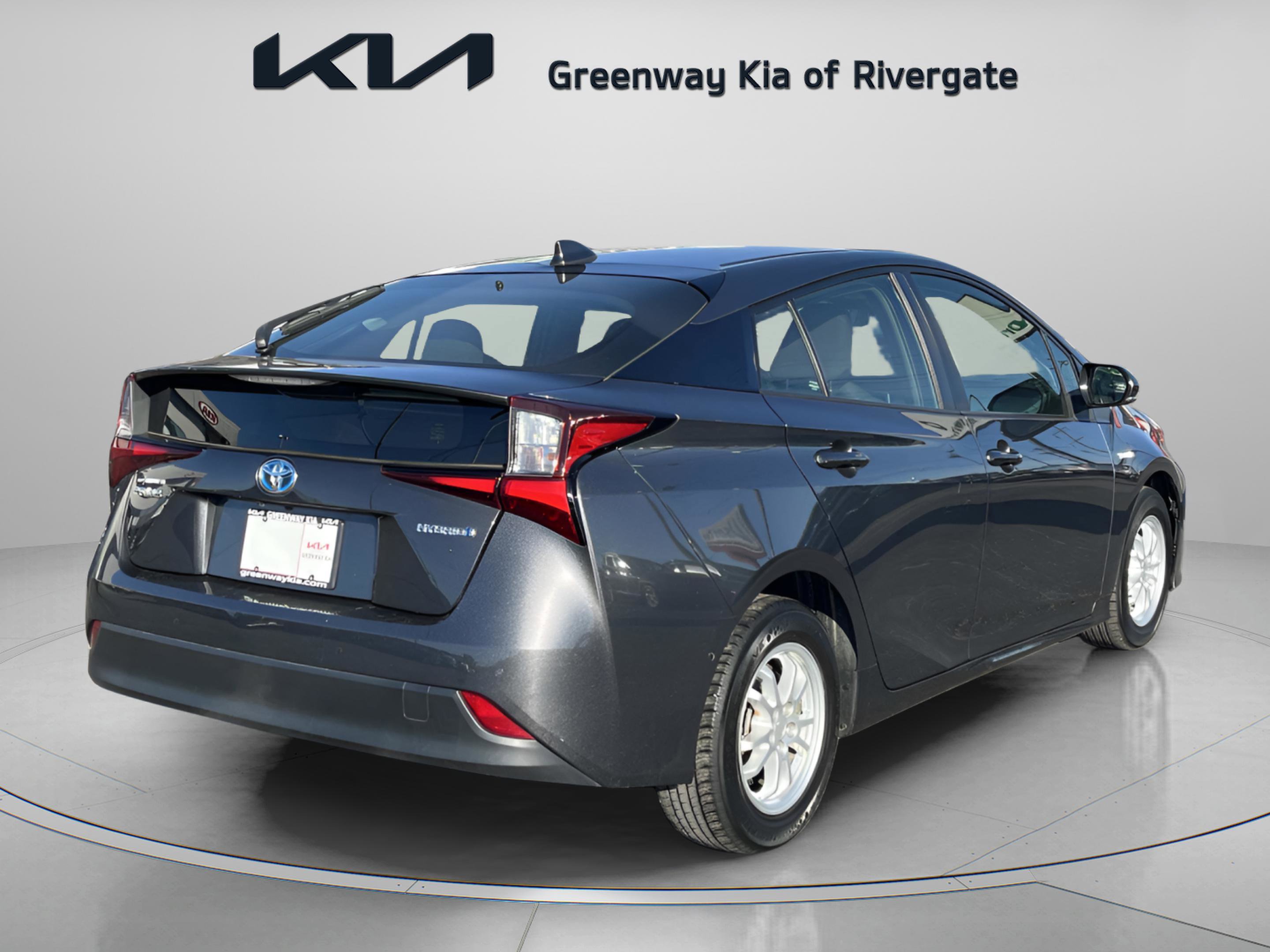 Used 2022 Toyota Prius L Eco image 7