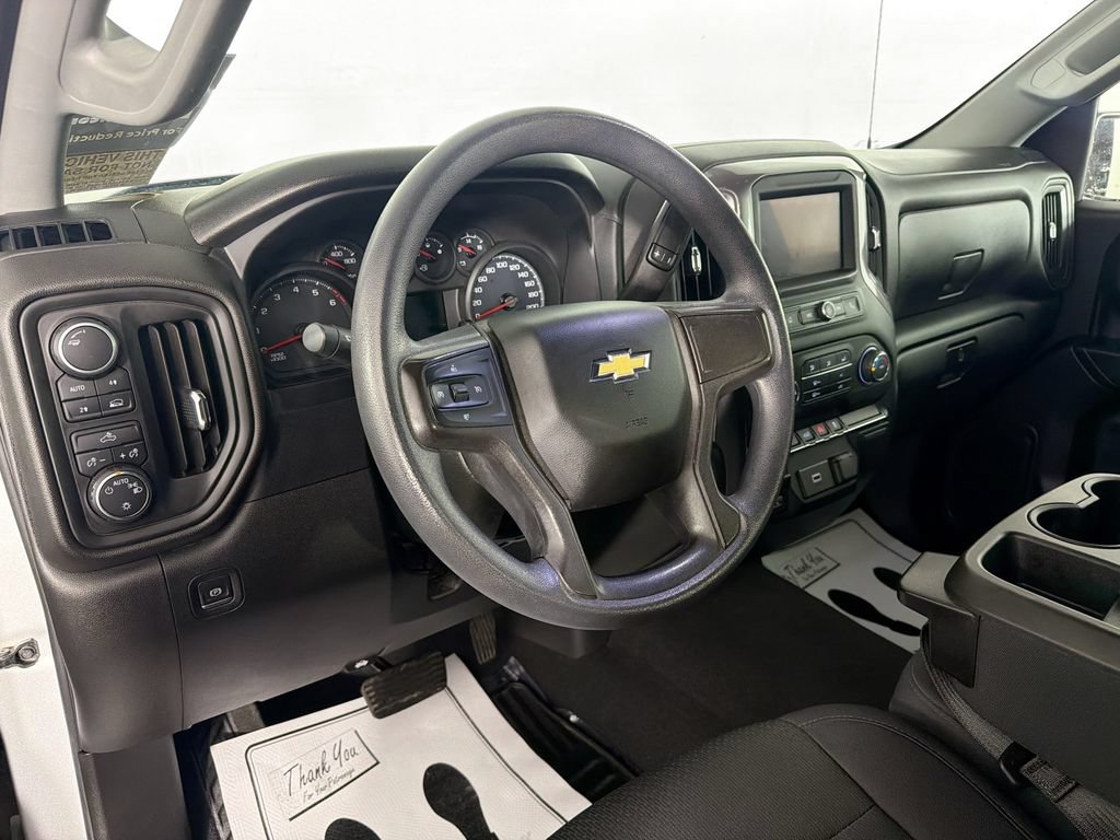Used 2020 Chevrolet Silverado 1500 Custom w/ Custom Value Package AWD/4WD image 9