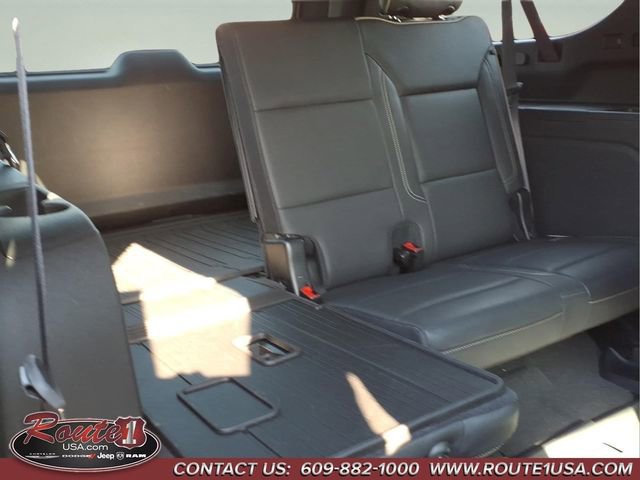Used 2023 GMC Yukon XL SLT w/ SLT Premium Package image 20