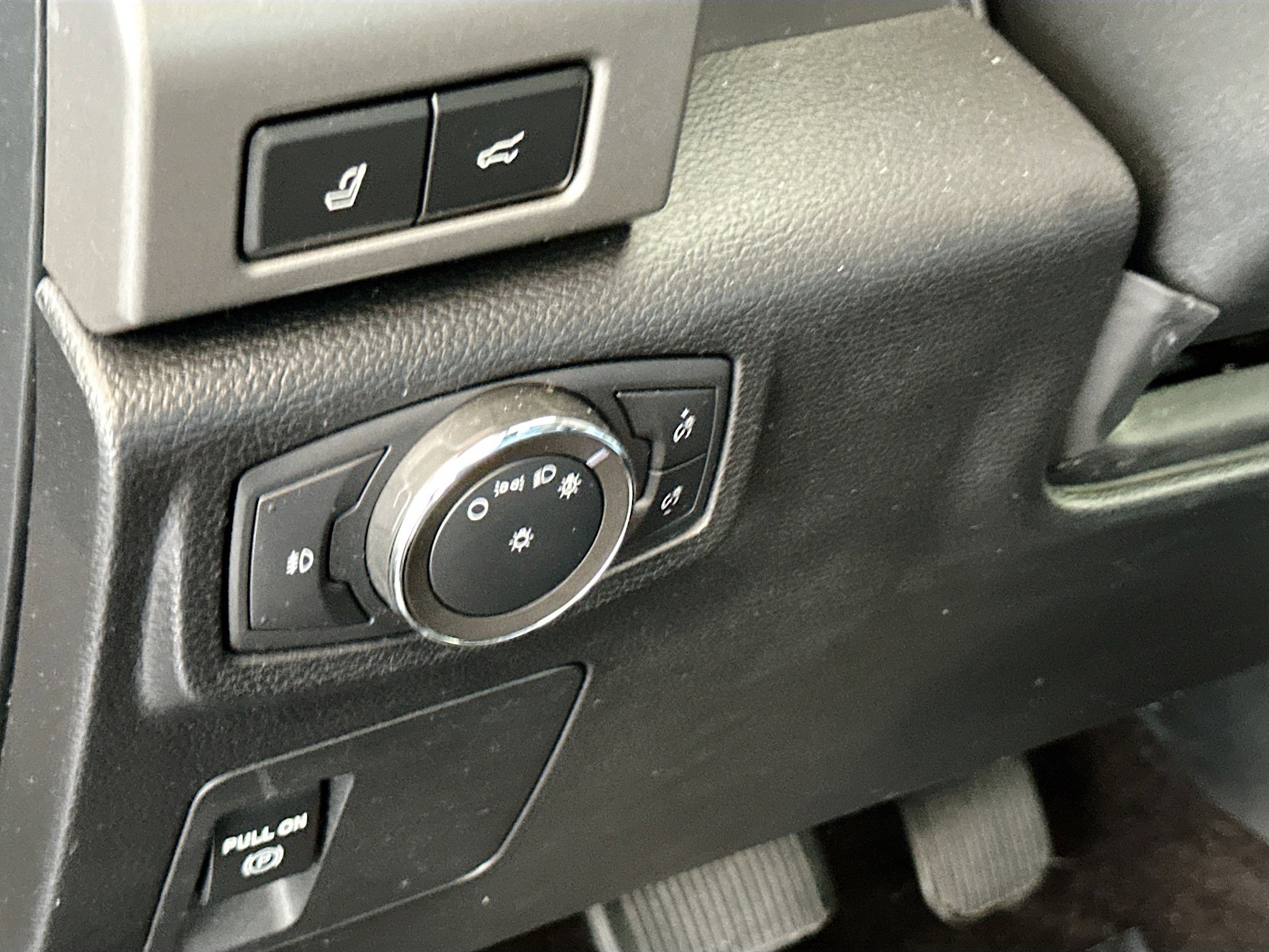 Used 2020 Ford Expedition XLT w/ Equipment Group 202A RWD image 10