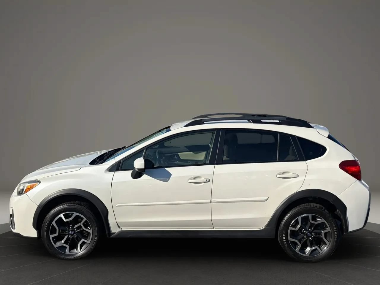 Used 2016 Subaru Crosstrek 2.0i Premium AWD/4WD image 2