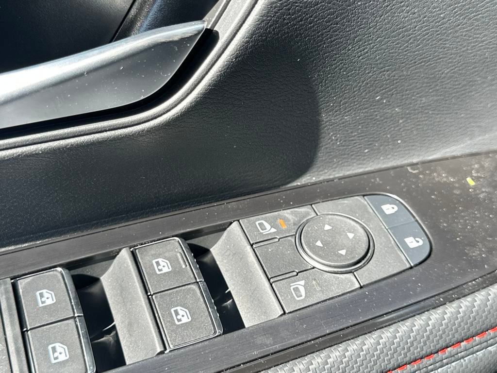 New 2025 Nissan Kicks SR image 11