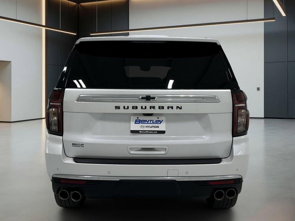 Used 2023 Chevrolet Suburban High Country AWD/4WD image 4