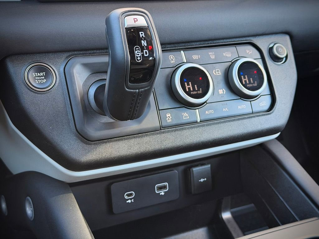 Used 2024 Land Rover Defender 110 X-Dynamic SE image 28