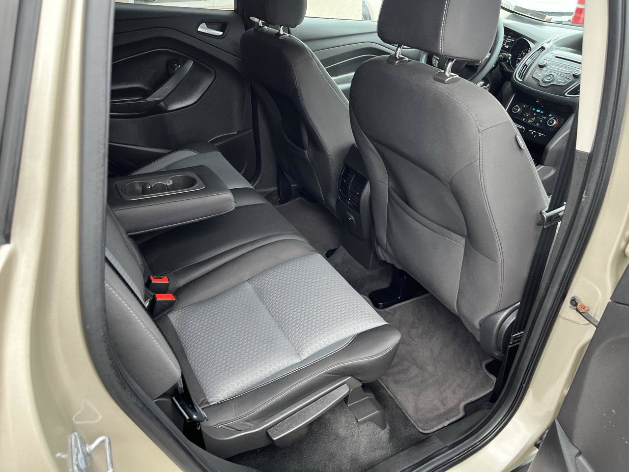 Used 2017 Ford Escape SE AWD/4WD image 34
