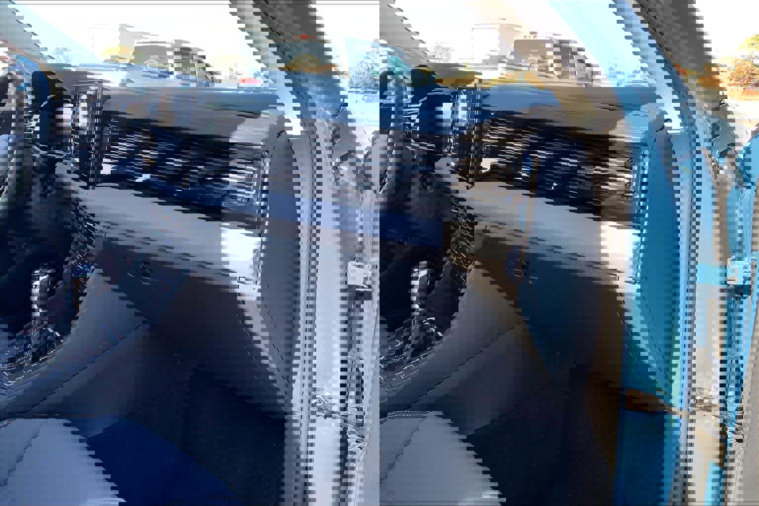 Used 2025 Volkswagen Jetta SE image 19