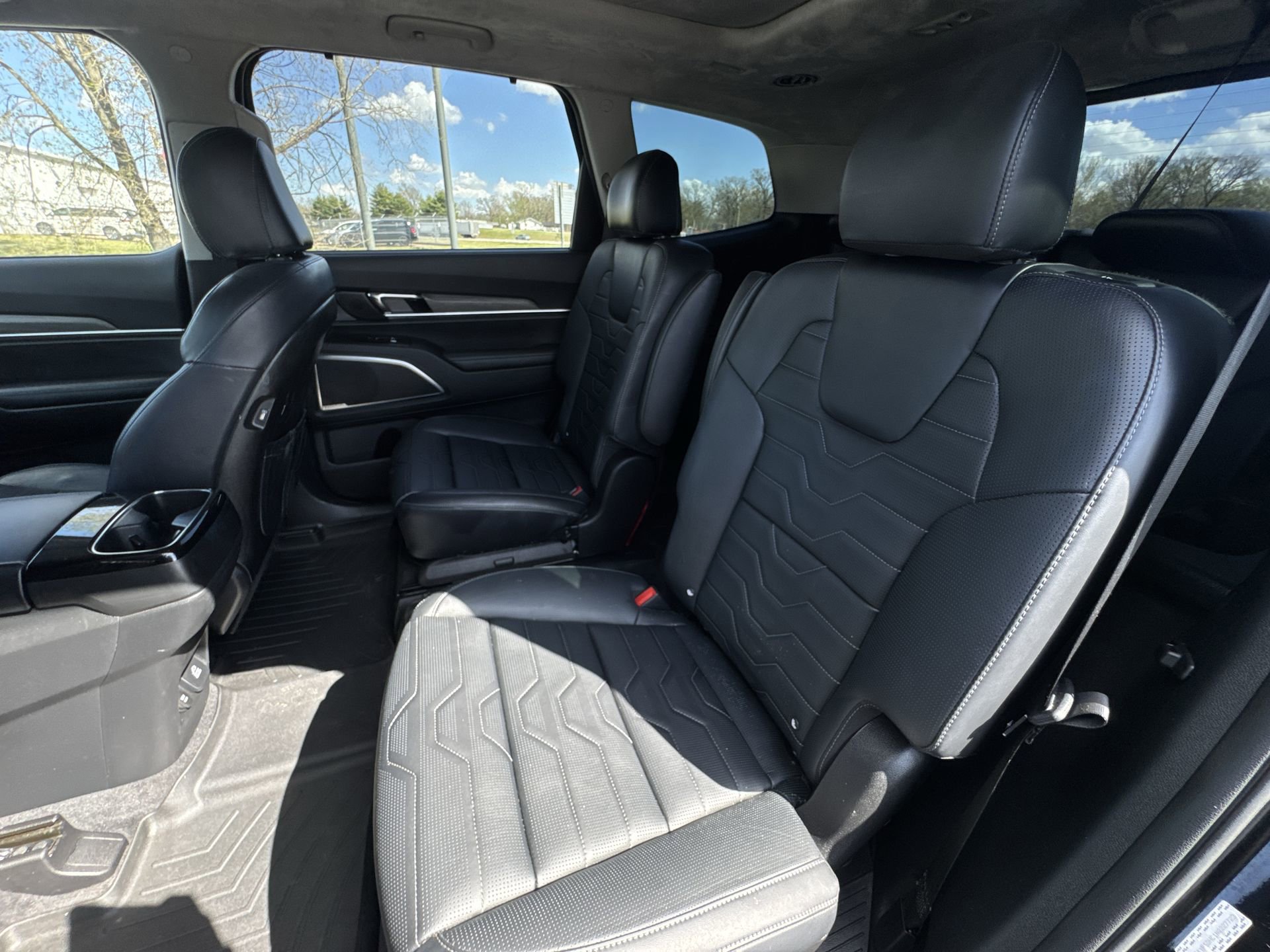 Used 2022 Kia Telluride SX w/ SX Prestige Package AWD/4WD image 23