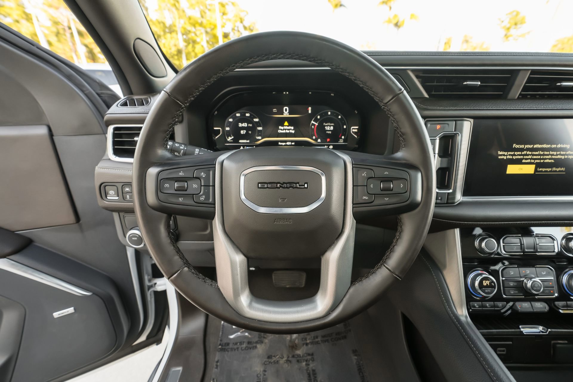 Used 2024 GMC Yukon XL Denali image 7