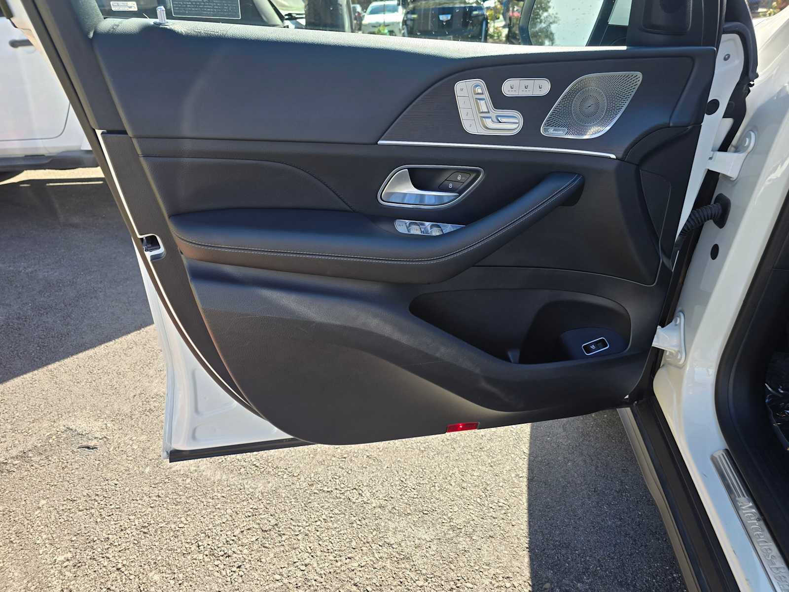 Used 2024 Mercedes-Benz GLS 450 4MATIC image 25