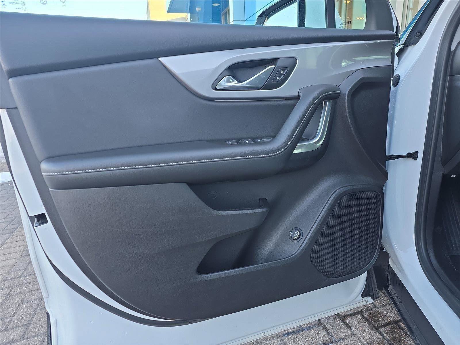Used 2024 Chevrolet Blazer LT FWD image 12