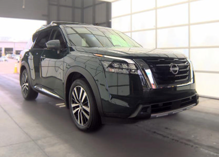 Used 2025 Nissan Pathfinder Platinum w/ Cargo Package FWD image 4