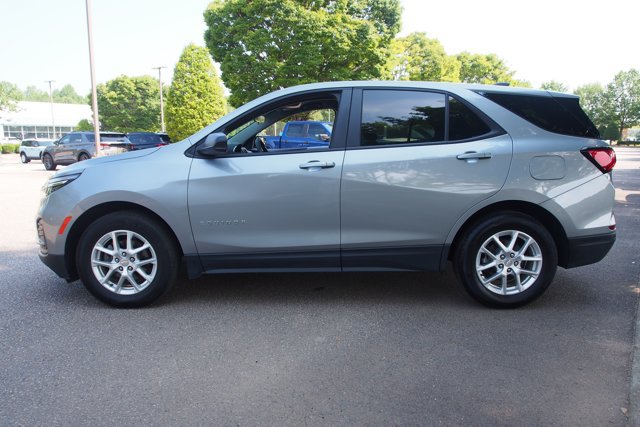 Used 2024 Chevrolet Equinox LS w/ LS Convenience Package FWD image 4