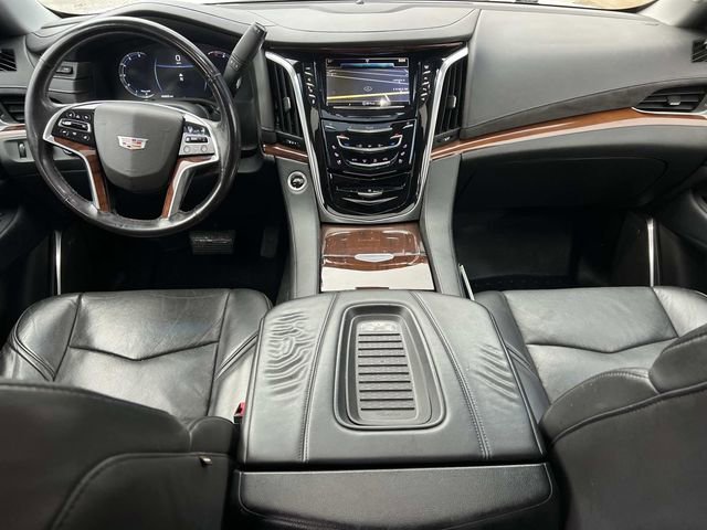 Used 2018 Cadillac Escalade ESV Premium Luxury image 16