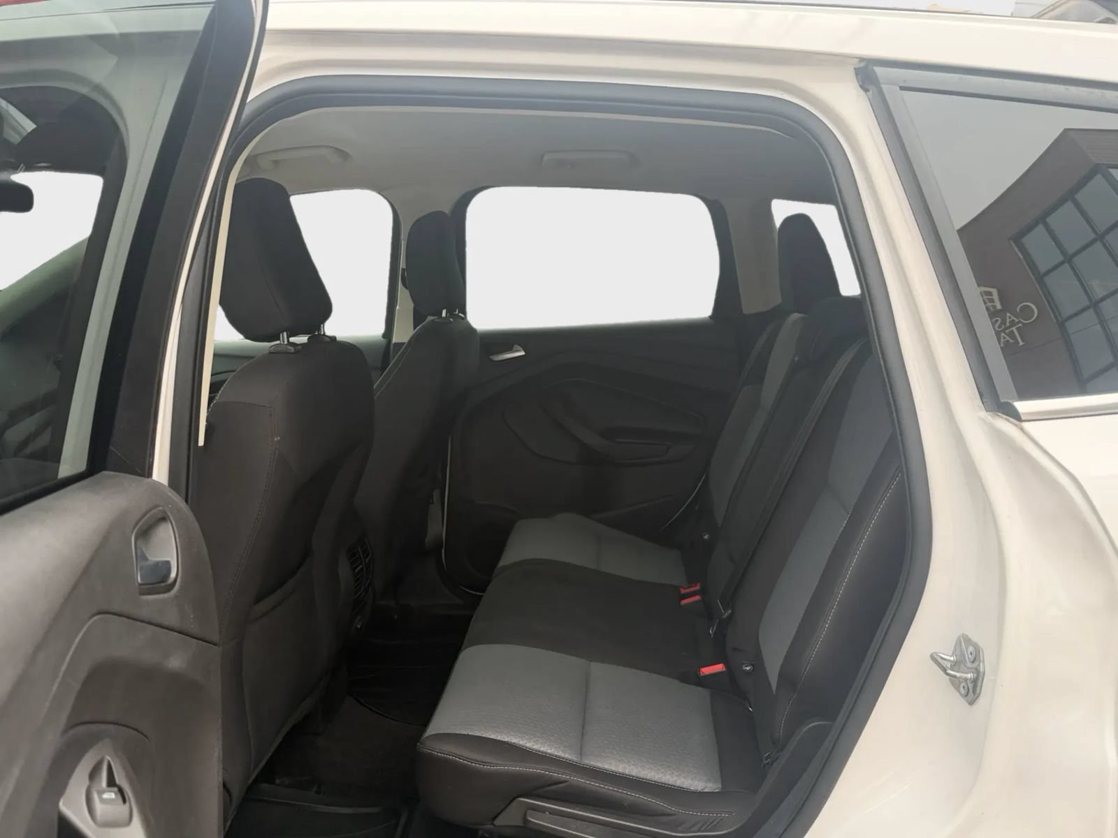 Used 2018 Ford Escape SE FWD image 9