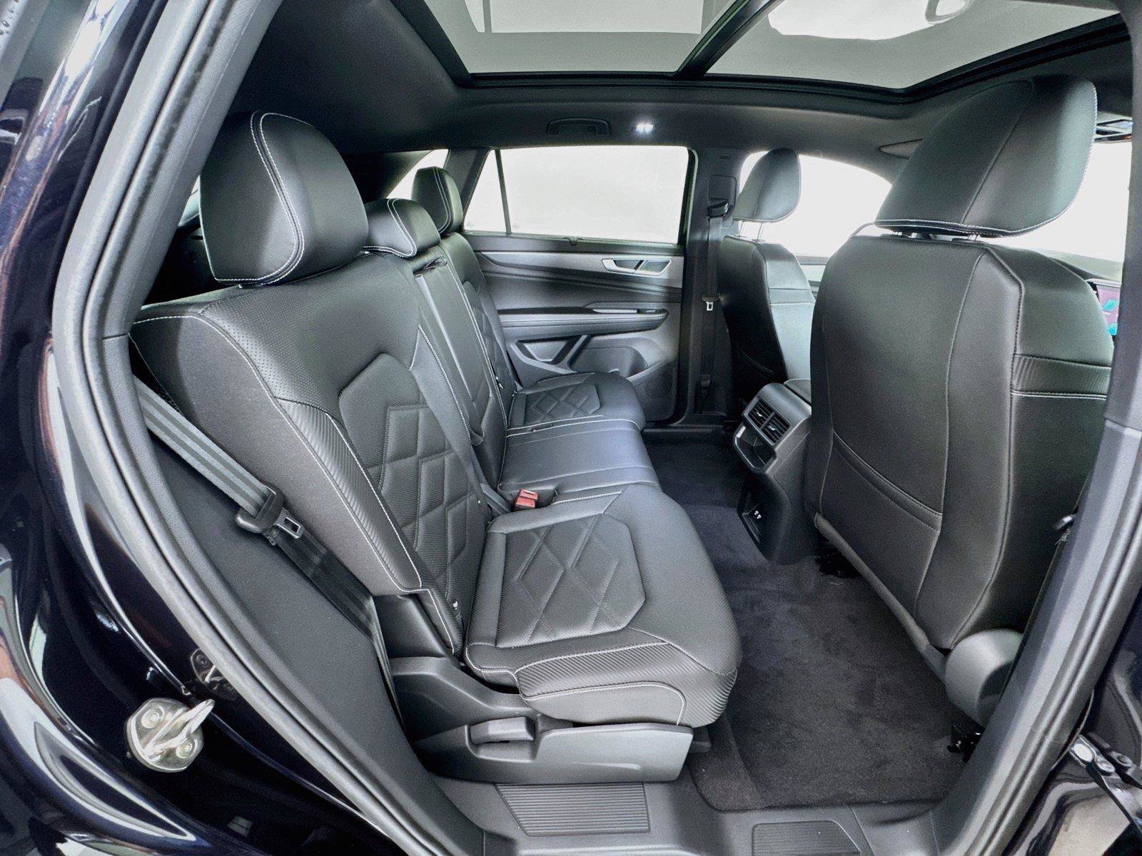 New 2026 Volkswagen Atlas Cross Sport SE FWD image 26