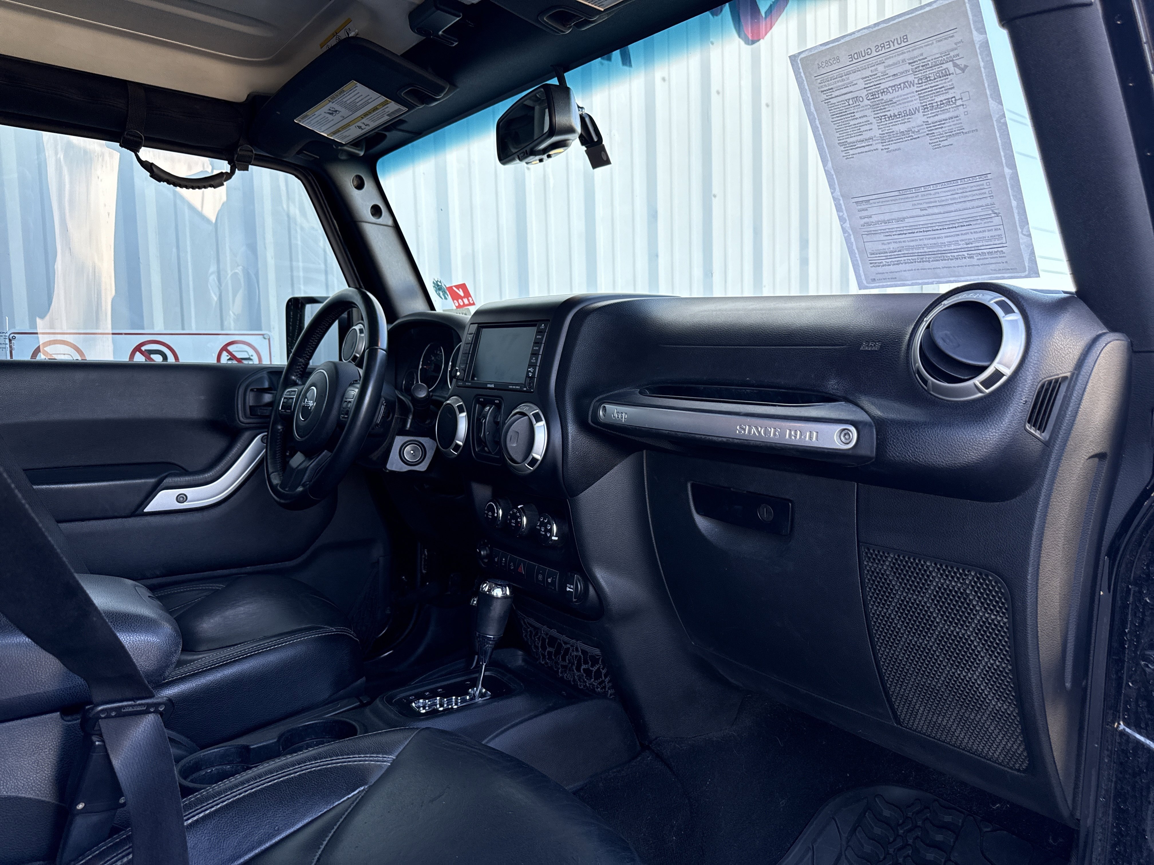 Used 2018 Jeep Wrangler Unlimited Sahara w/ Connectivity Group image 38