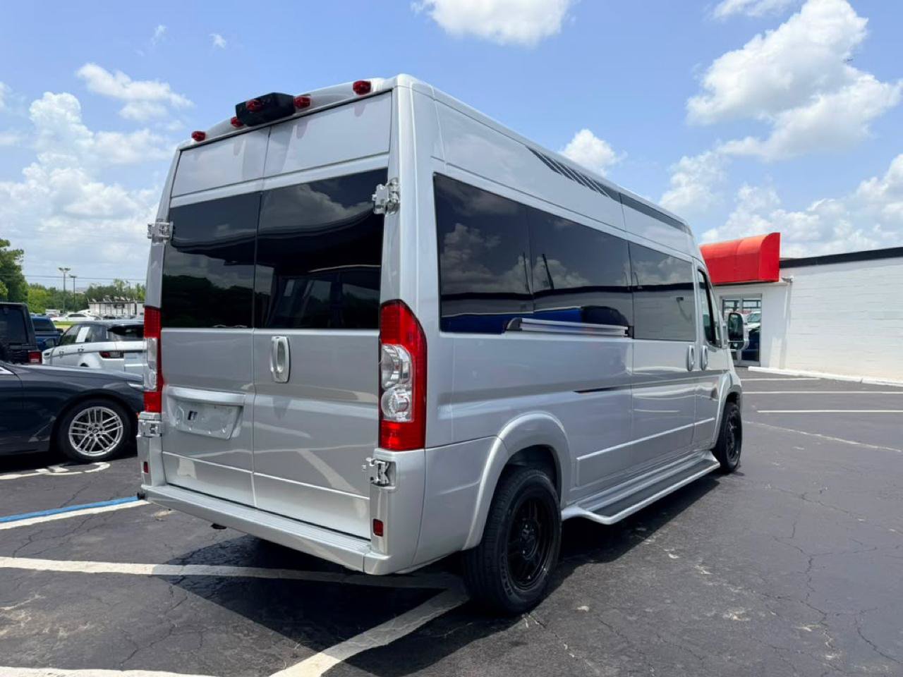 Used 2023 RAM ProMaster 2500 w/ Premium Convenience Group (B) FWD image 9