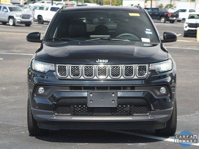 Used 2024 Jeep Compass Latitude image 18