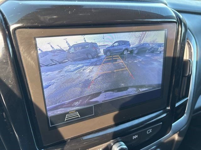 Used 2021 Chevrolet Traverse LT image 23