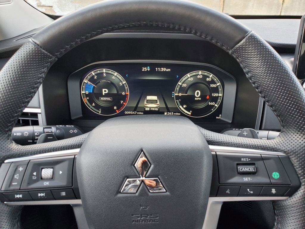 Used 2024 Mitsubishi Outlander SE image 22