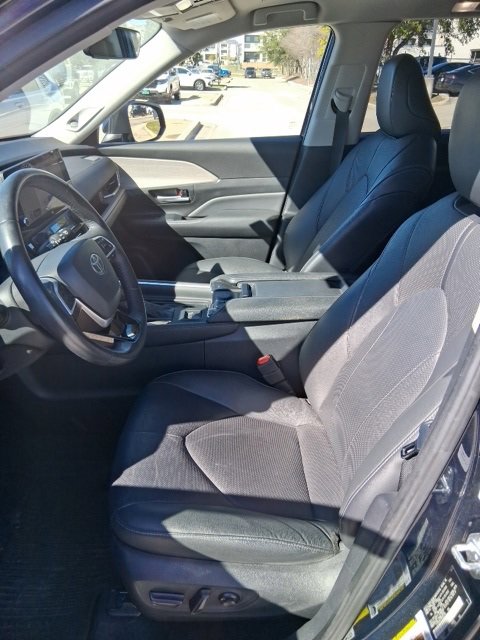 Used 2024 Toyota Grand Highlander Limited image 11