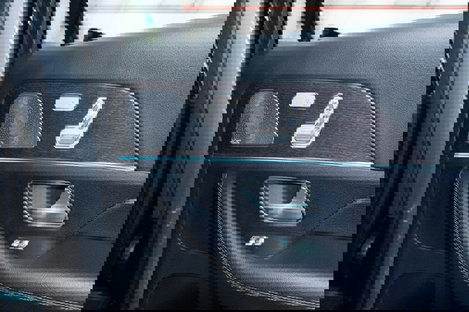 Used 2020 Mercedes-Benz GLS 450 4MATIC w/ Convenience Package image 37