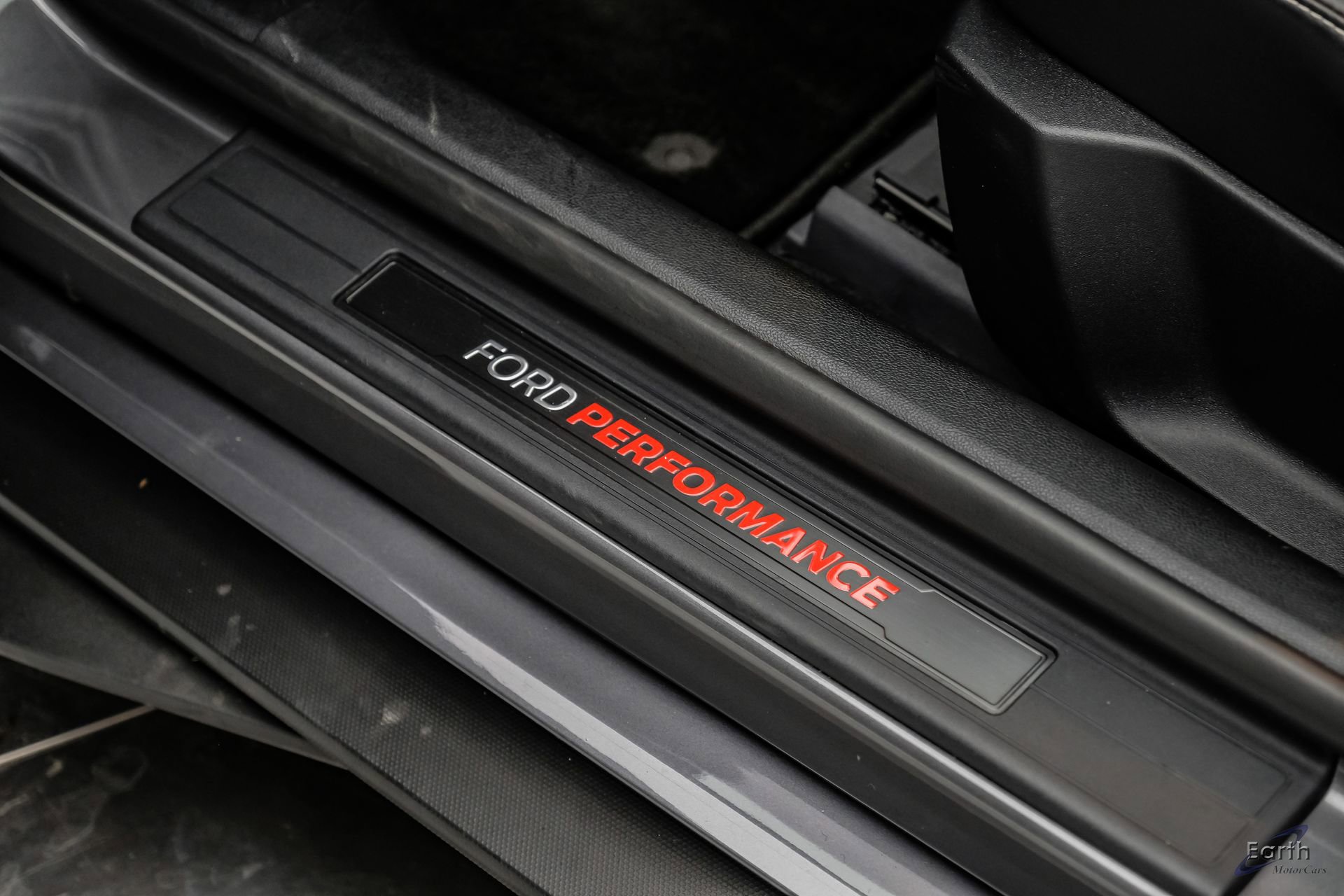 Used 2021 Ford Mustang Shelby GT500 w/ Carbon Fiber Track Pack RWD image 52