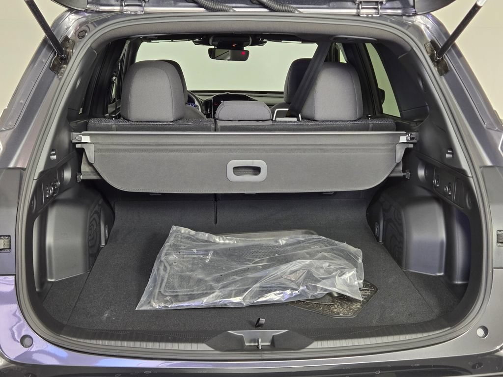 Used 2025 Subaru Forester Premium AWD/4WD image 19