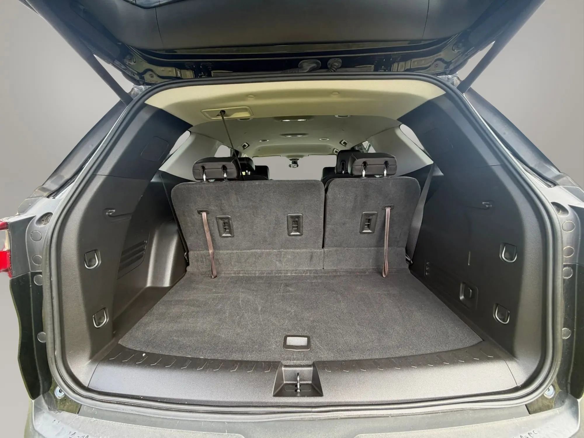 Used 2018 Chevrolet Traverse LT image 18