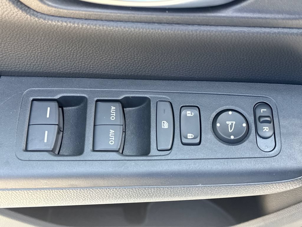 Used 2025 Honda CR-V EX image 15