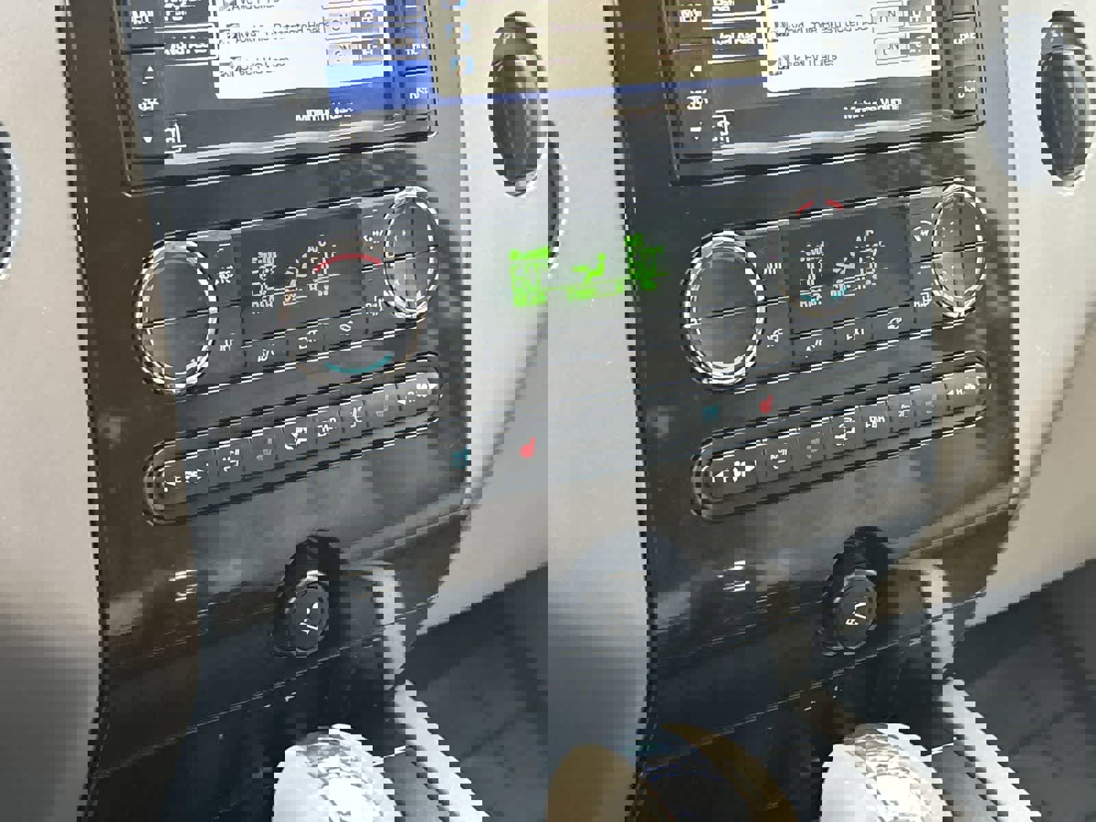 Used 2013 Ford Expedition Limited AWD/4WD image 28