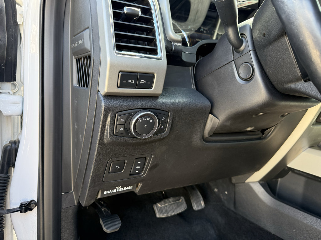 Used 2018 Ford F350 Lariat w/ Lariat Ultimate Package AWD/4WD image 19