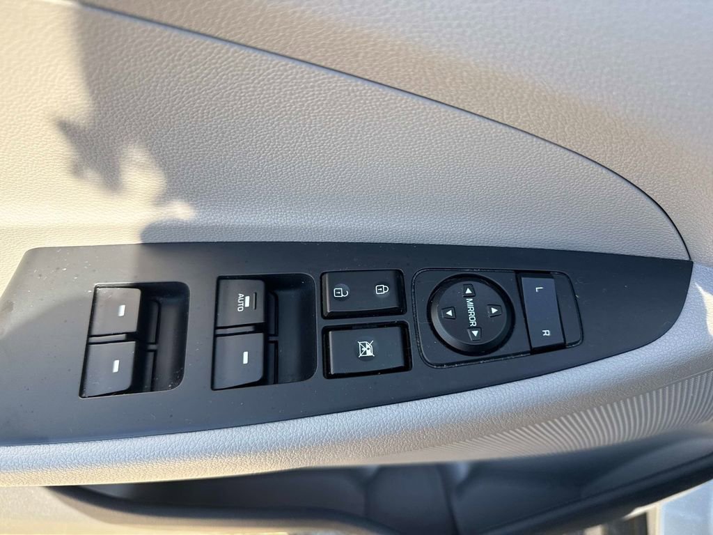 Used 2018 Hyundai Tucson SEL image 18