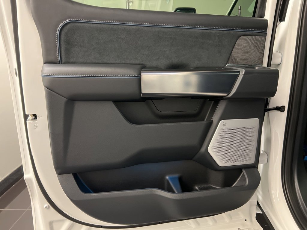 New 2025 Ford F250 Platinum image 38