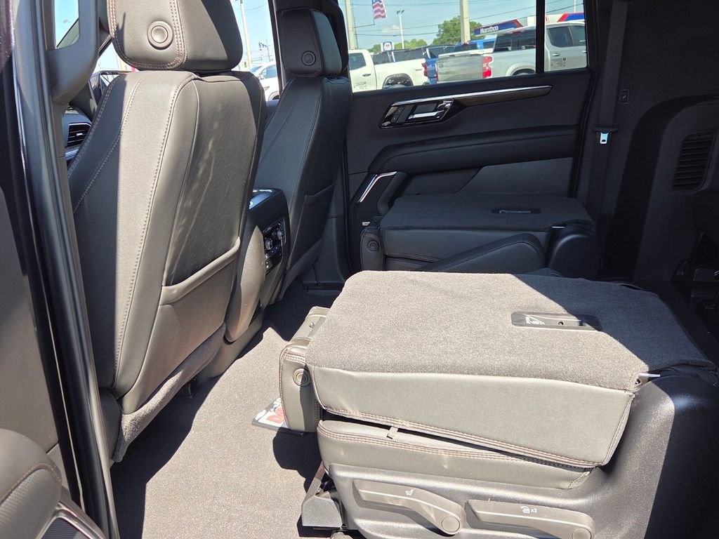 New 2026 Chevrolet Suburban High Country AWD/4WD image 12
