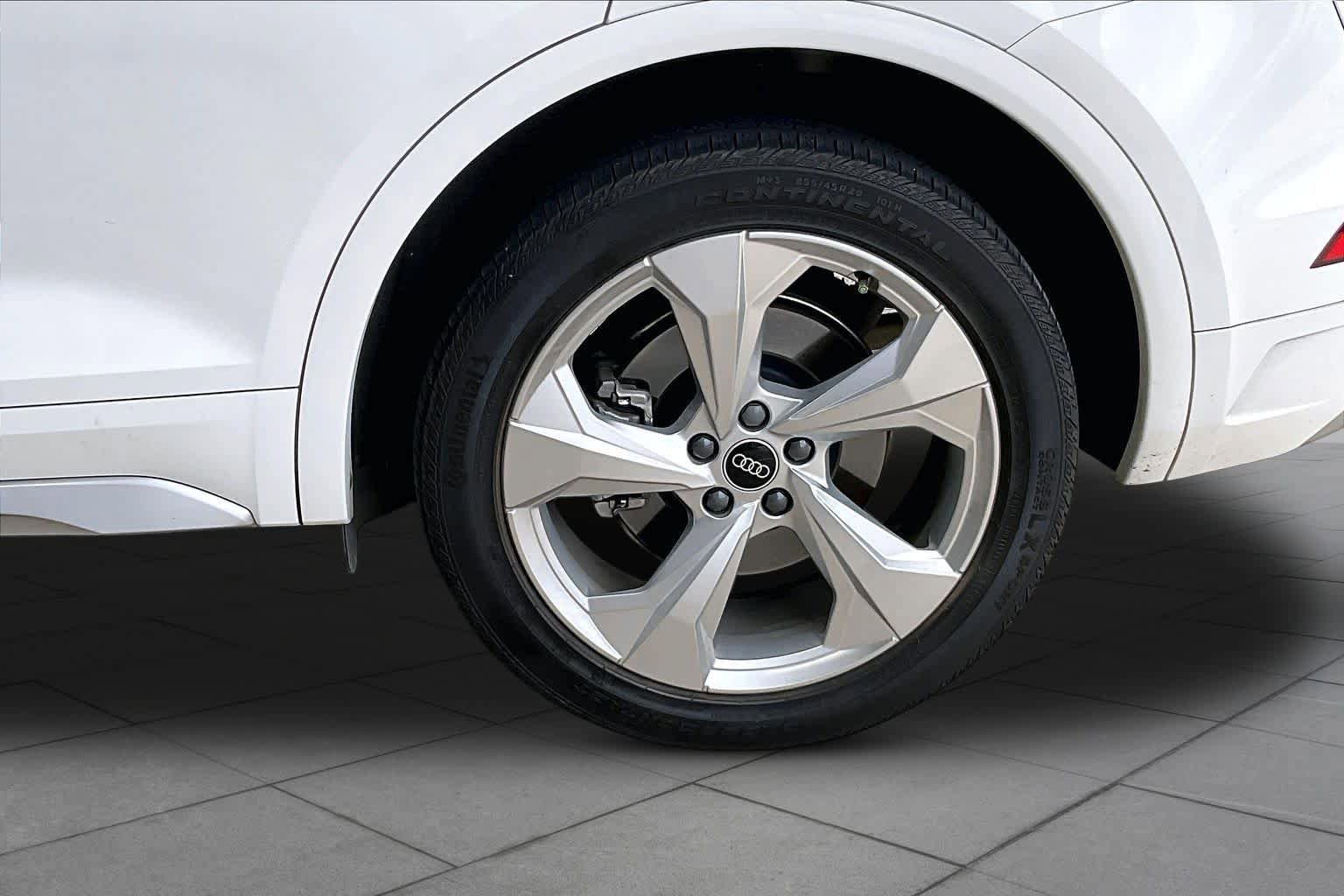 Used 2023 Audi Q5 2.0T Premium Plus w/ Premium Plus Package AWD/4WD image 11