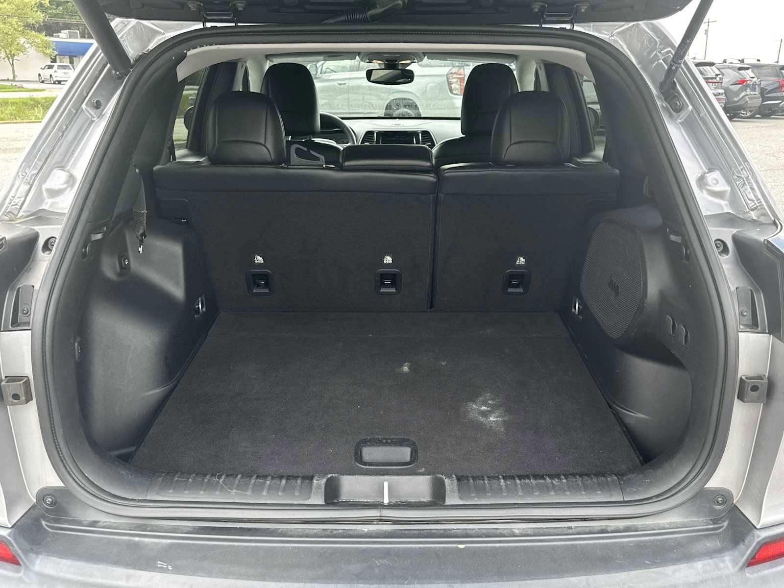 Used 2021 Jeep Cherokee Limited image 19