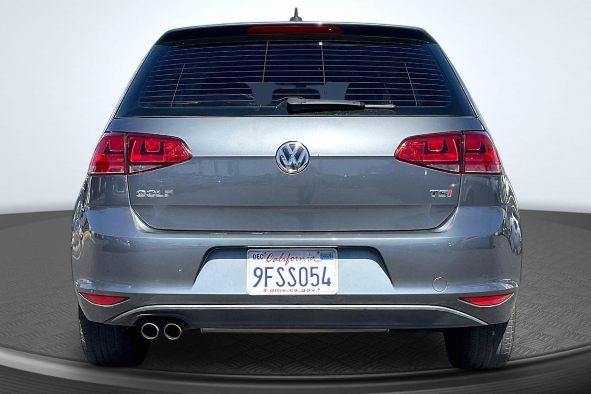 Used 2017 Volkswagen Golf SE FWD image 4