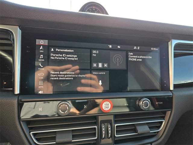 Used 2022 Porsche Macan image 27