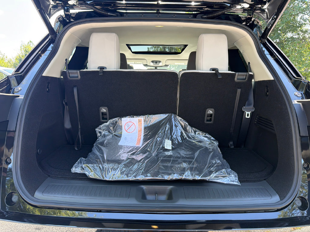 New 2027 INFINITI QX60 Luxe w/ Cargo Package FWD image 17