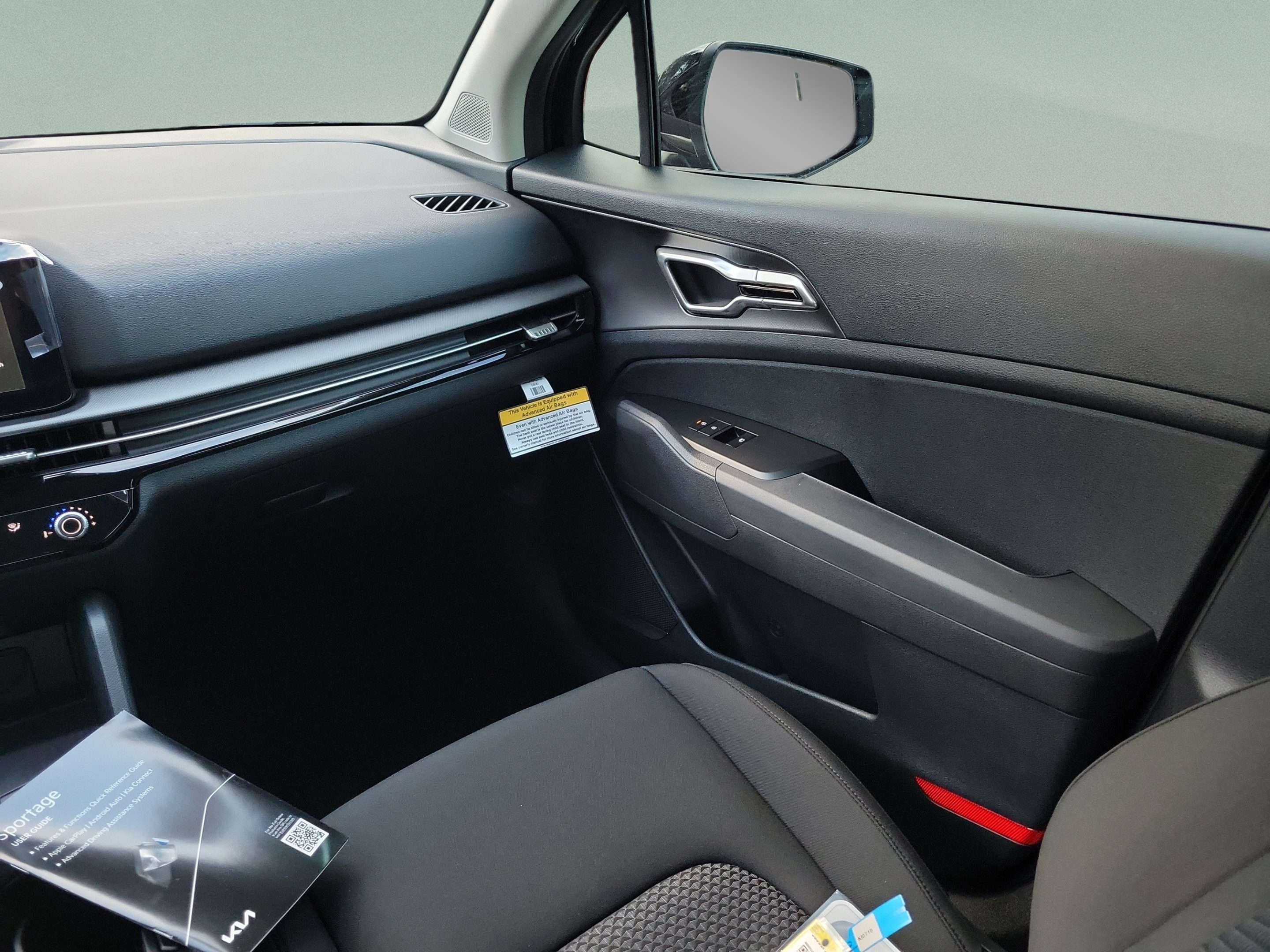 New 2027 Kia Sportage LX FWD image 13
