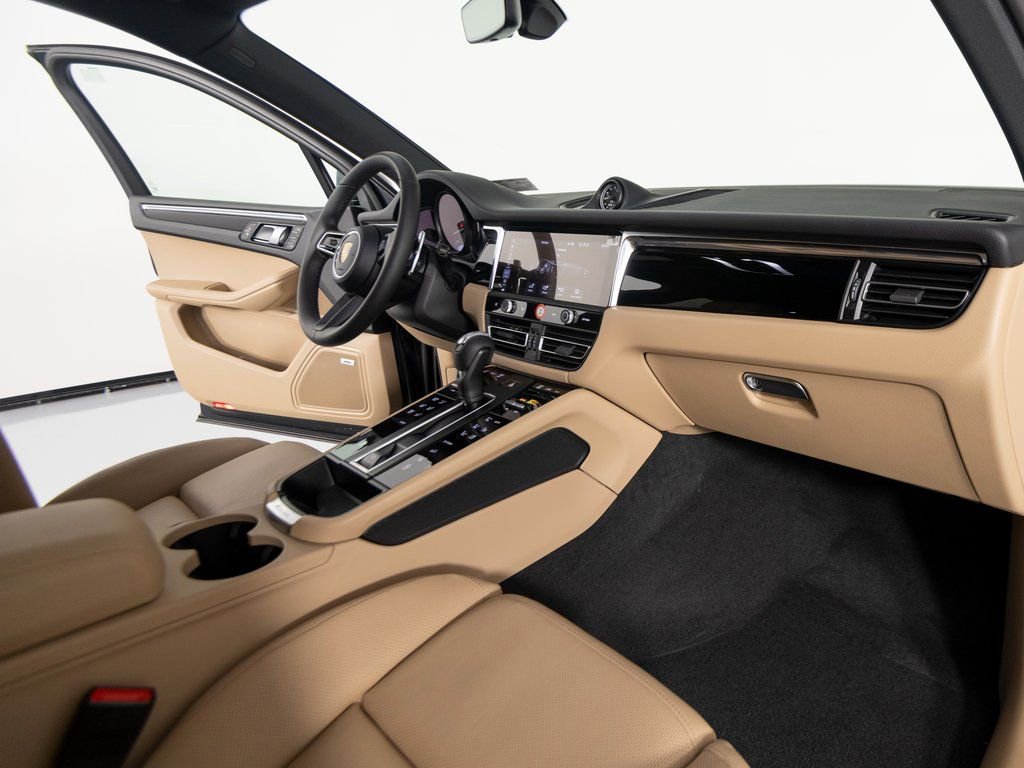 New 2026 Porsche Macan image 27