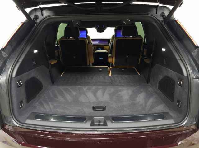 Used 2025 Cadillac Escalade IQ Sport 2 image 6