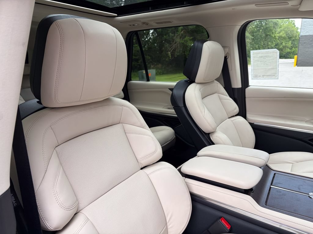 New 2027 Lincoln Navigator Reserve AWD/4WD image 35