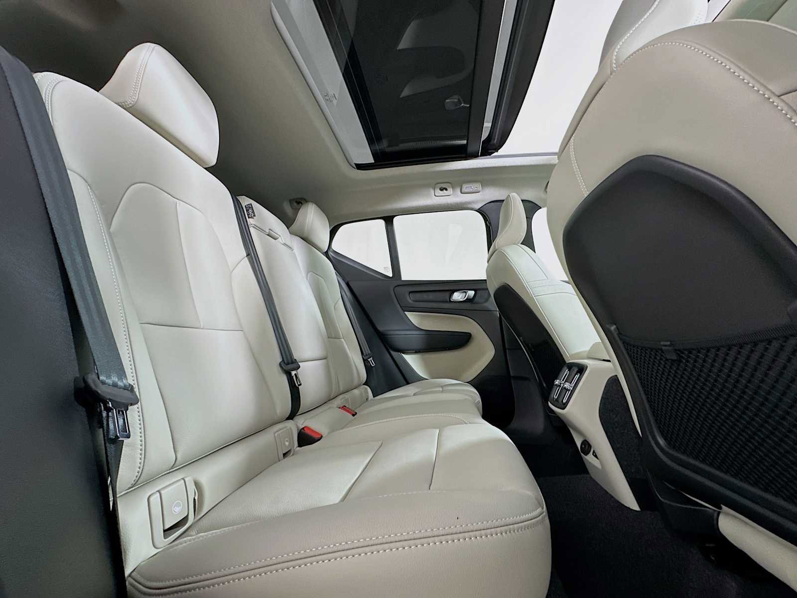 New 2026 Volvo XC40 B5 Plus w/ Protection Package Premier image 26